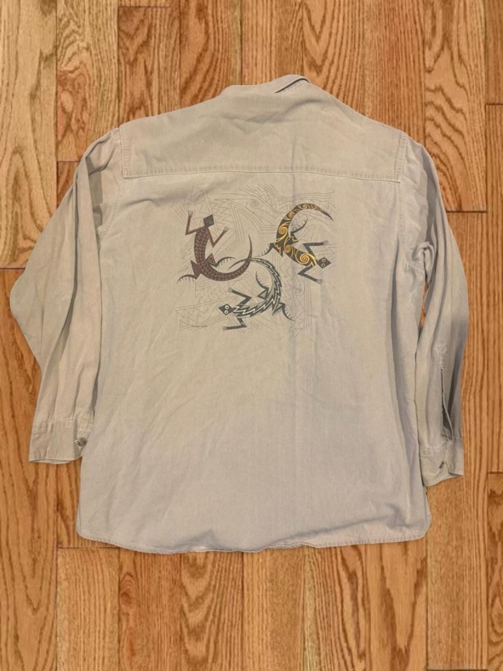 Button-Up Shirt with Tribal lizard Back Print